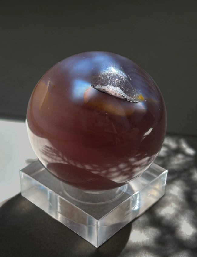 sfera di Calcedonio con Ametista